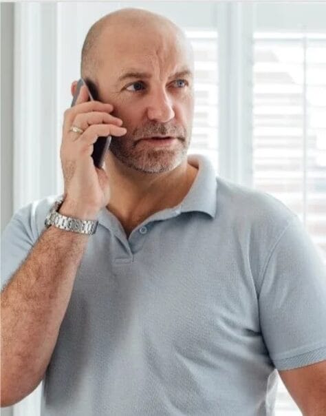 We use our expertise to answer your questions, find you the right help, and book a same- or next-day evaluation — to start changing your life right now Image of a woman with a headset and computer providing support for substance use disorder treatment